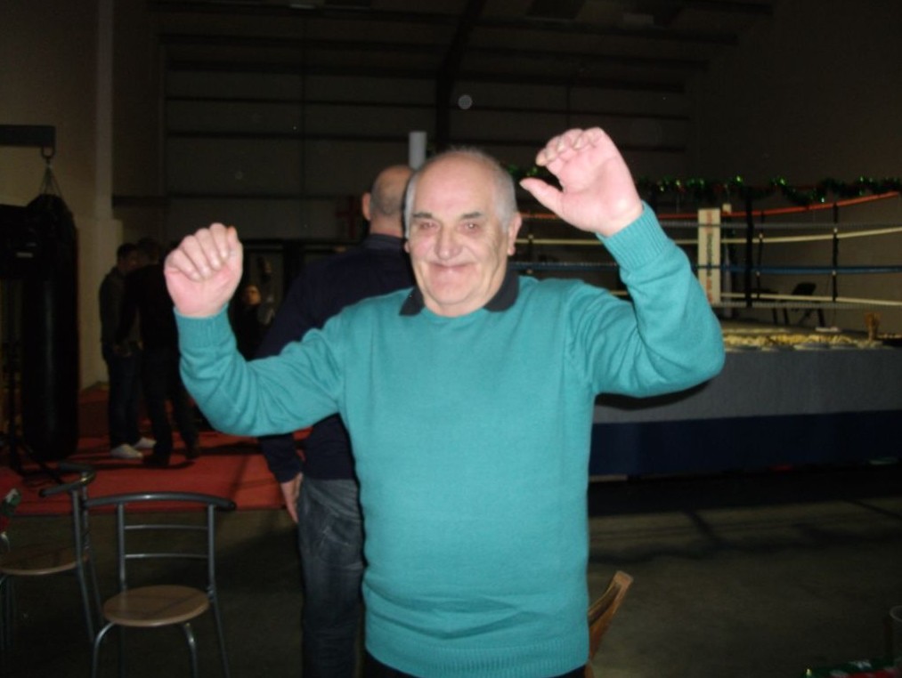 Gym Legend Grandad doing his Shakira impression